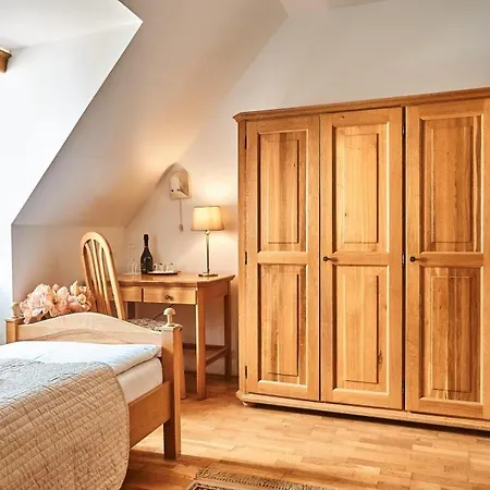 فندق Salamander - Garni 3*