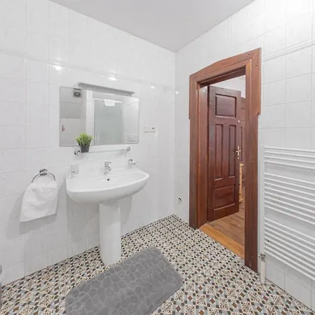 فندق Salamander - Garni 3*