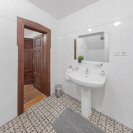 Salamander - Garni Hotel 3*