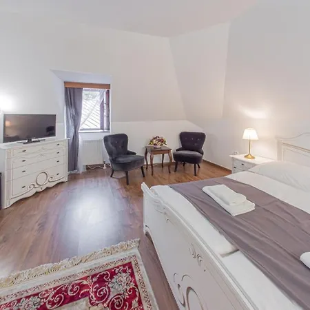 Salamander - Garni 3*