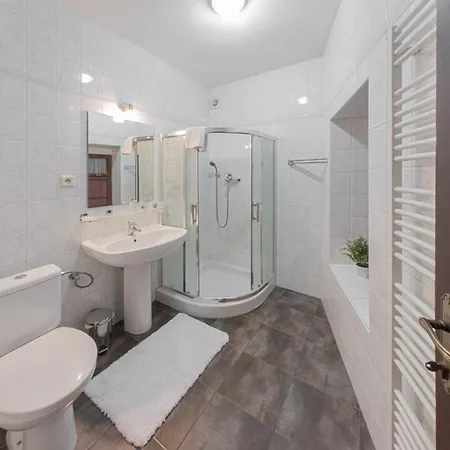 Salamander - Garni Hotel 3*