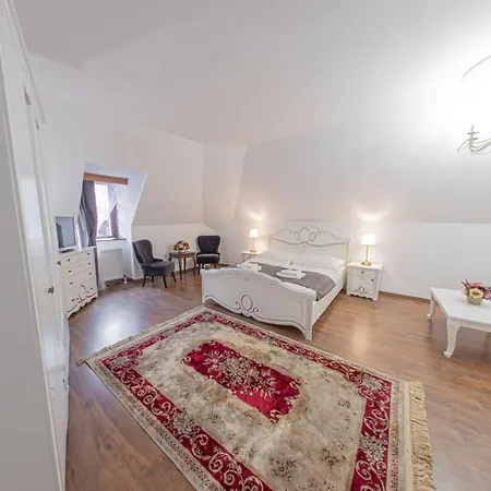 Salamander - Garni 3* Banska Stiavnica