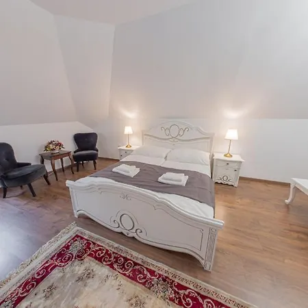 Hotel Salamander - Garni 3*