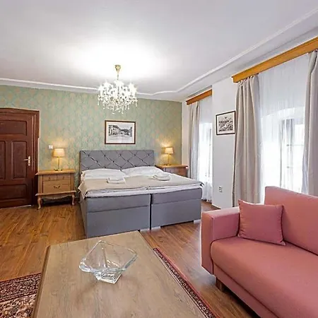 Hotel Salamander - Garni