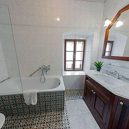 Salamander - Garni Hotel 3*