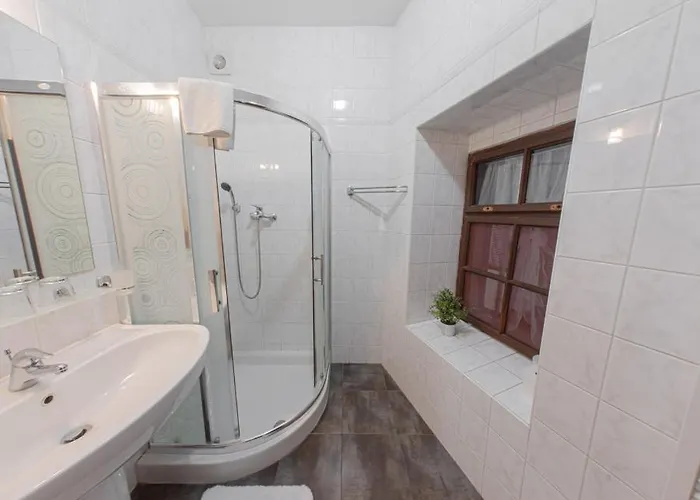 Отель Salamander - Garni