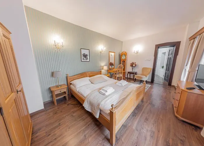 Salamander - Garni Отель