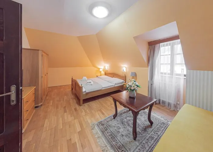 Salamander - Garni Отель Банска-Штьявница